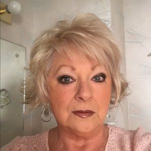 Meet your Posher, Laverne